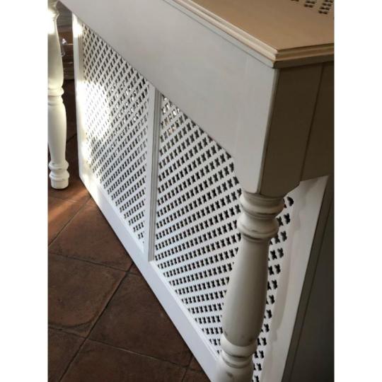 radiator takaro fa egyedi meret feher koptatott tomorfa etkezo konyha mediterran rusztikus feher polgari futes boritas takaro elem country vintage provance koptatott.JPG